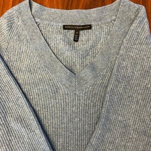 WHITE HOUSE BLACK MARKET WOMENS BLUE SWEATER SIZE XS EUC